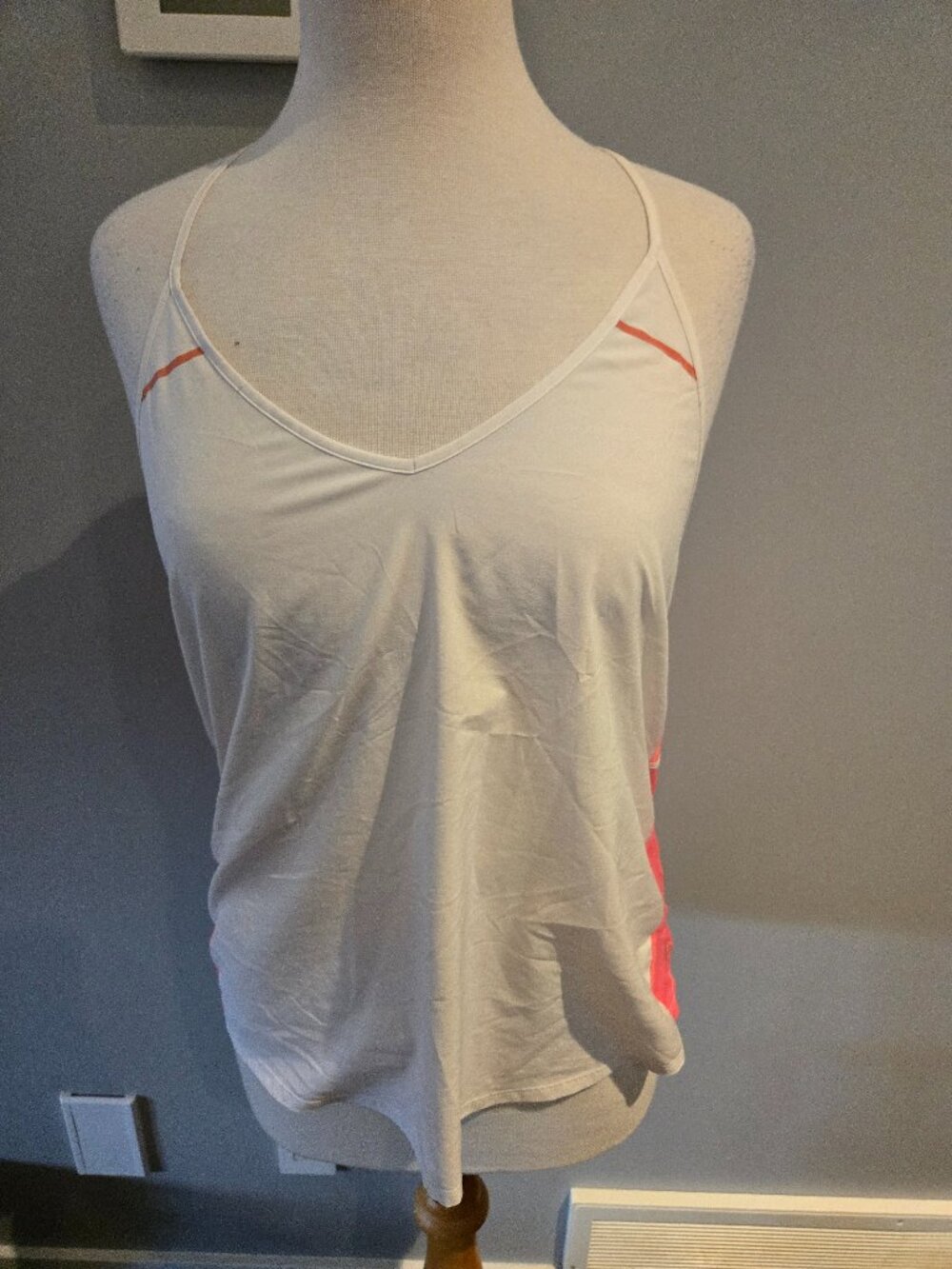 Lululemon Wild Tank Top | Size 8 | White & Pink